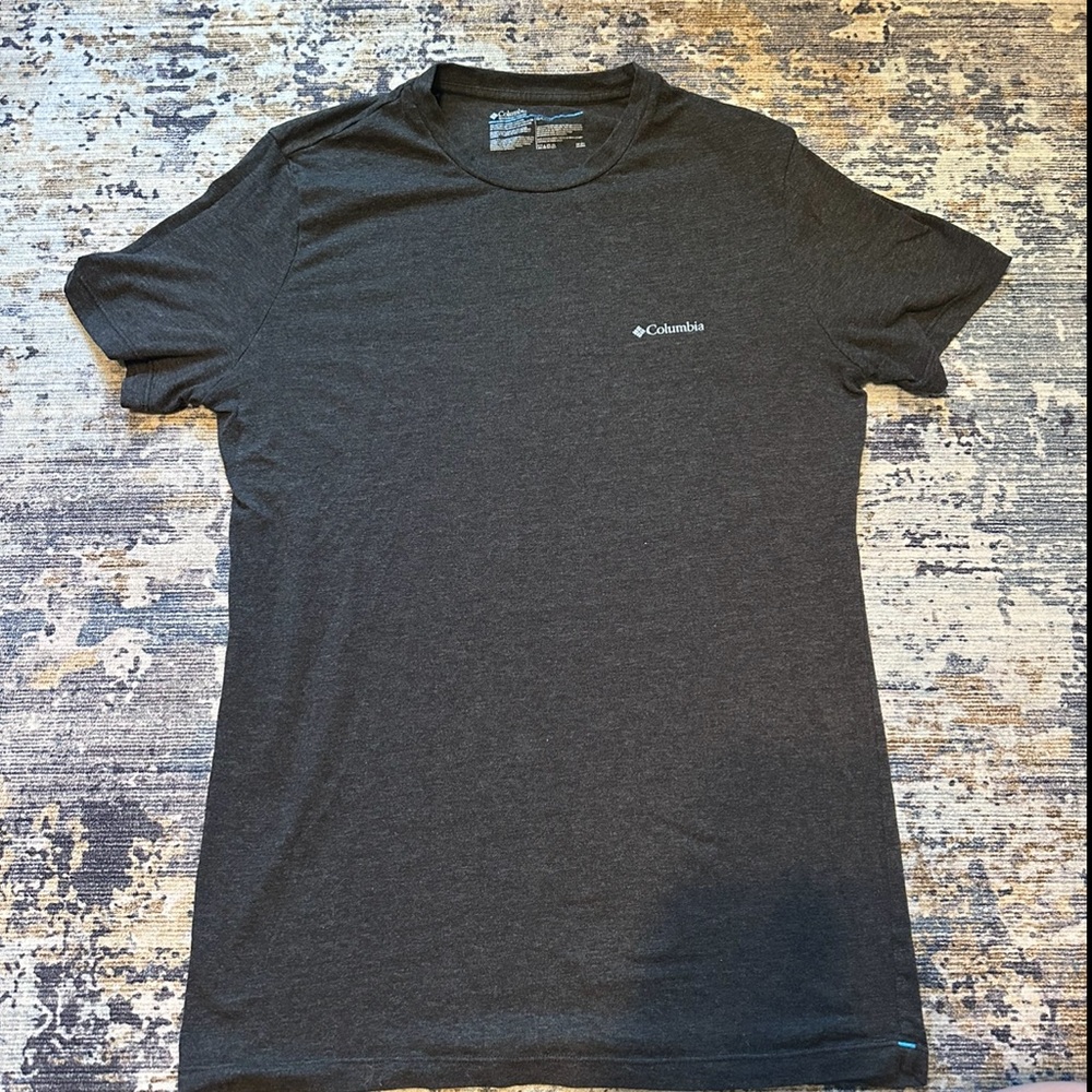 Mens Columbia t shirt size small